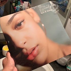 Vinyl ( Jorja Smith )